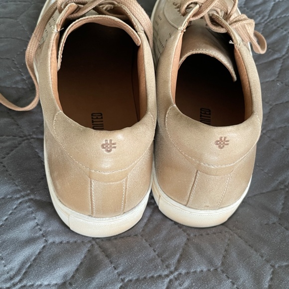 SHOES MEN'S  ( BROTHERS UNITED ) SIZE 8.5 Luxury Lace Up Perf DetailS - Picture 10 of 11